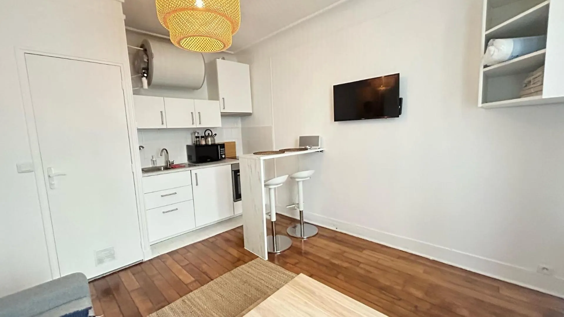 Coquet Studio Paris 14Eme France
